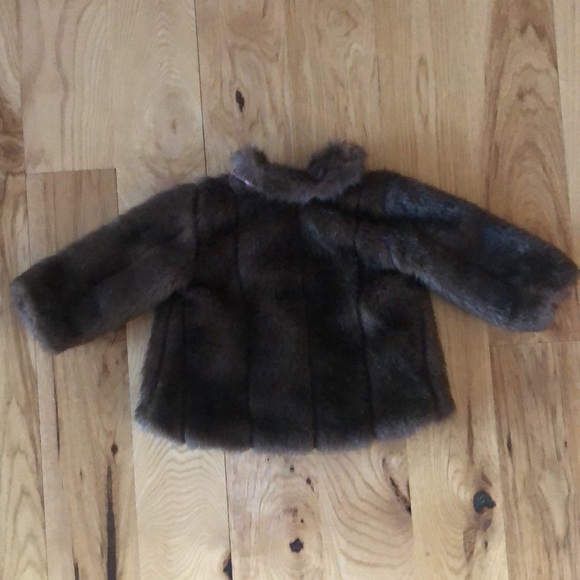 Adorable Faux Fur Coat Size 24 months & 3T - Picture 6 of 7